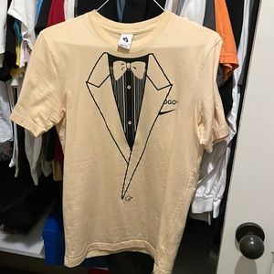 Nike off white tshirt size small vintage. Hard to get.